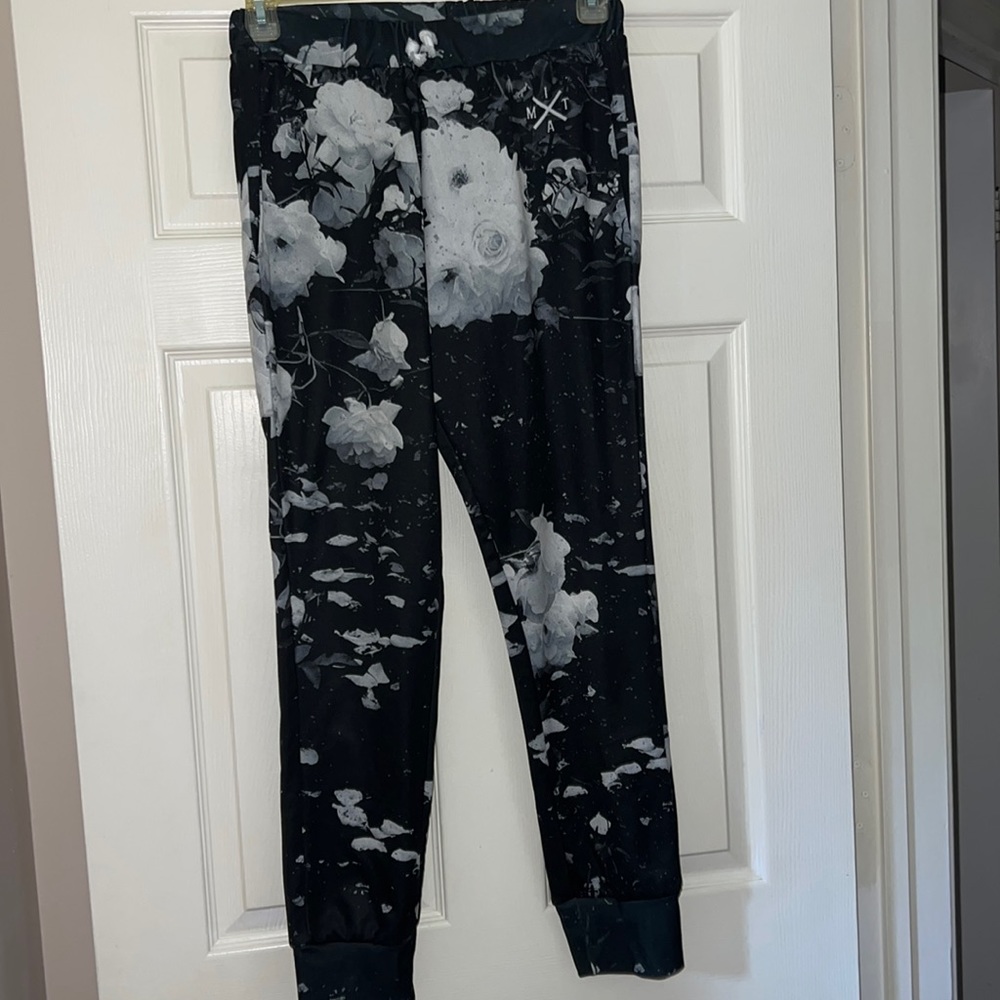 Into the AM Rose Print Fleece Lined Joggers